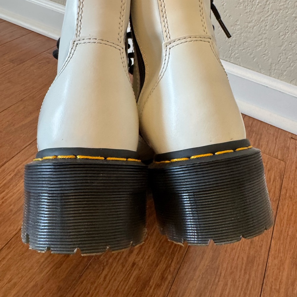 SOLD⚫️Doc Dr. Martens Jadon Women's Size 7 Smooth Leather Platform White Boots - Picture 9 of 12